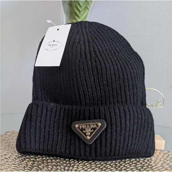 Prada - Picture 5 of 6